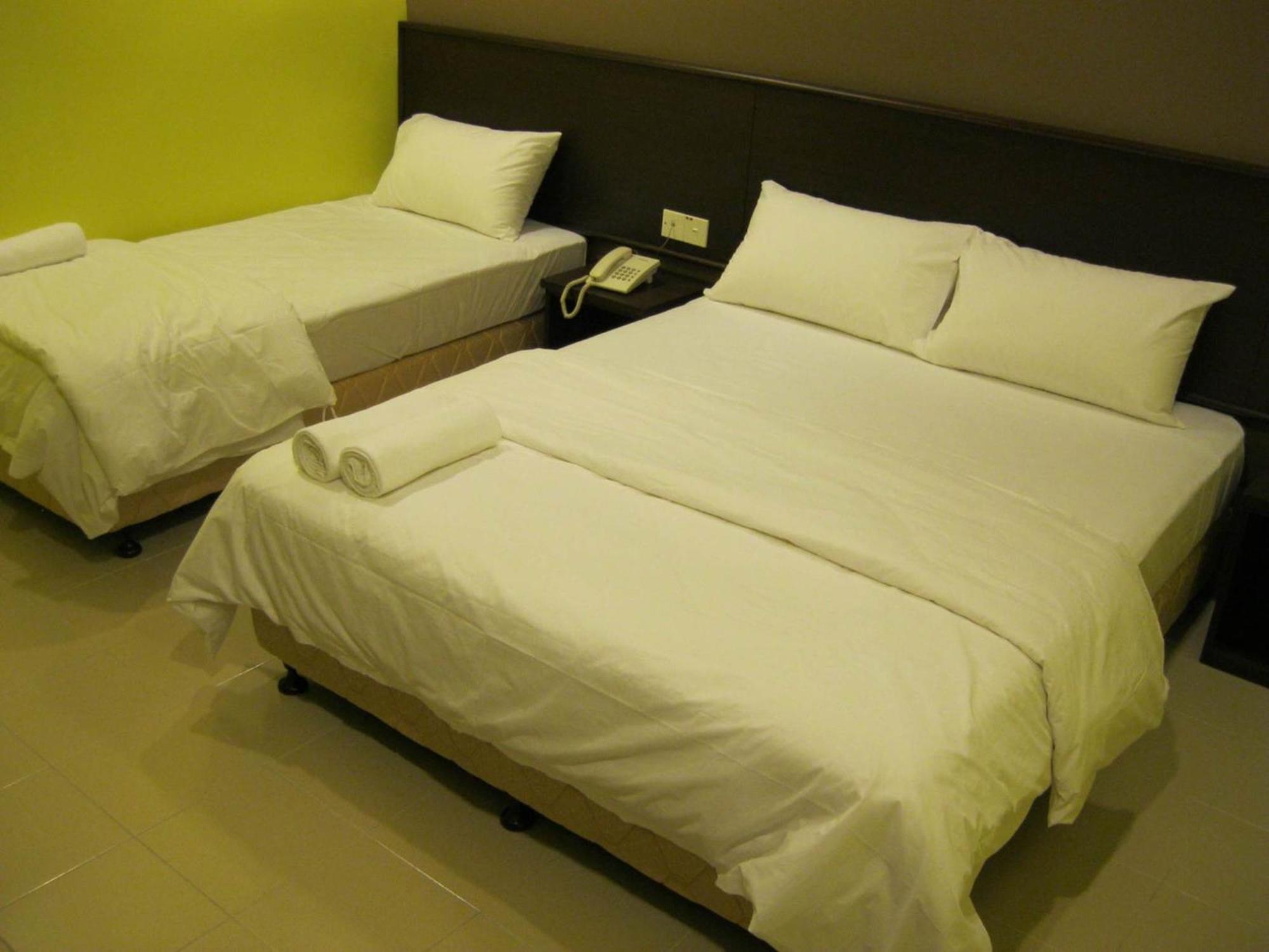 Bary Inn, Klia & Klia2 - 24 Hours Free Airport Pick-Up Sepang Exteriör bild