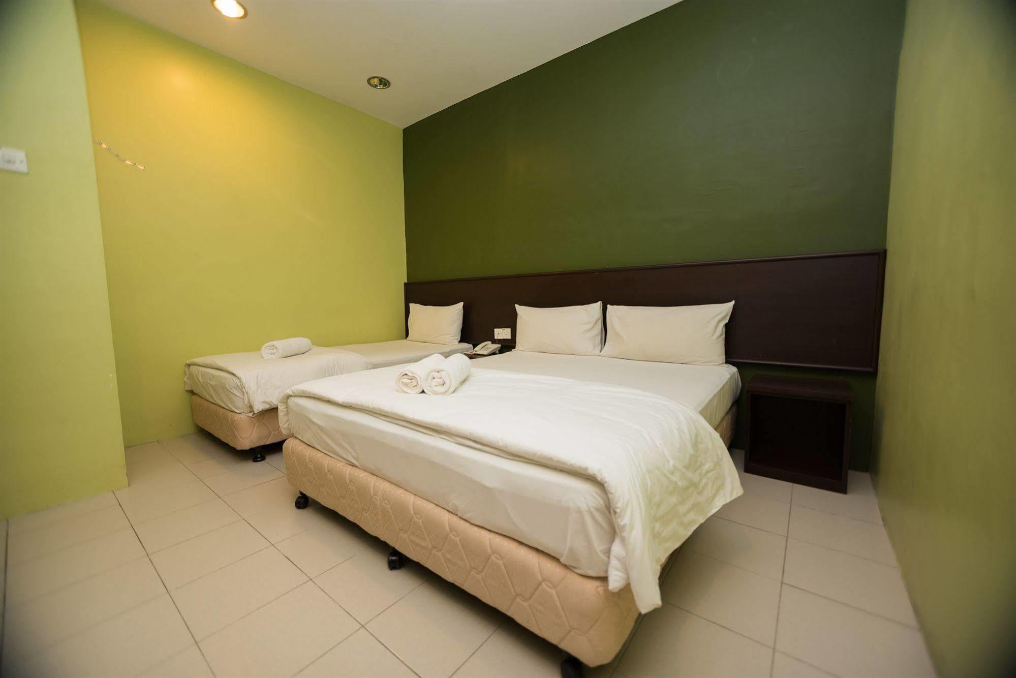 Bary Inn, Klia & Klia2 - 24 Hours Free Airport Pick-Up Sepang Exteriör bild
