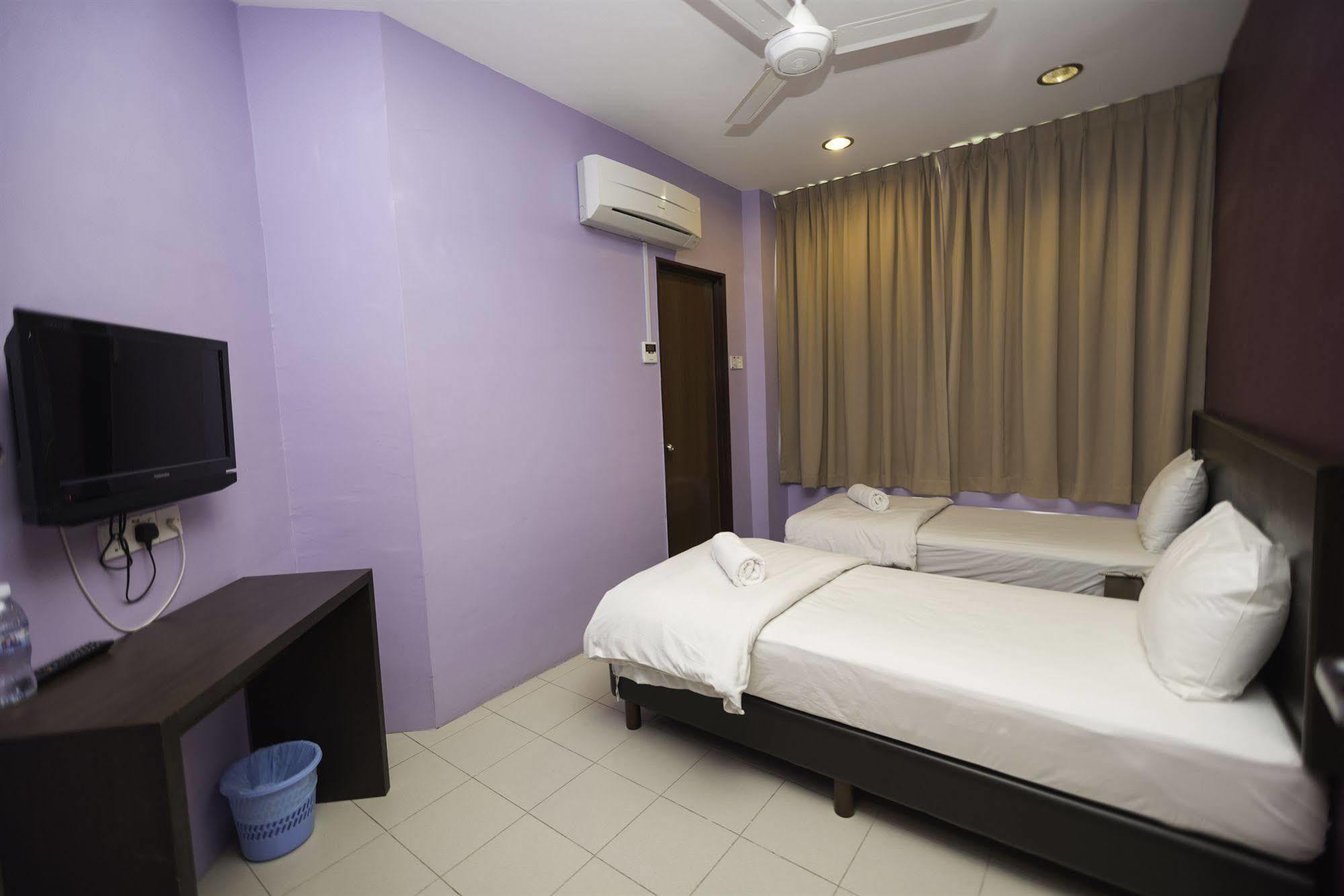 Bary Inn, Klia & Klia2 - 24 Hours Free Airport Pick-Up Sepang Exteriör bild